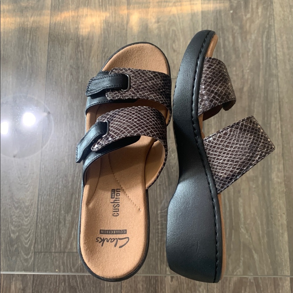 Clarks Women's Black and Brown Snakeskin Sandals - Picture 5 of 8